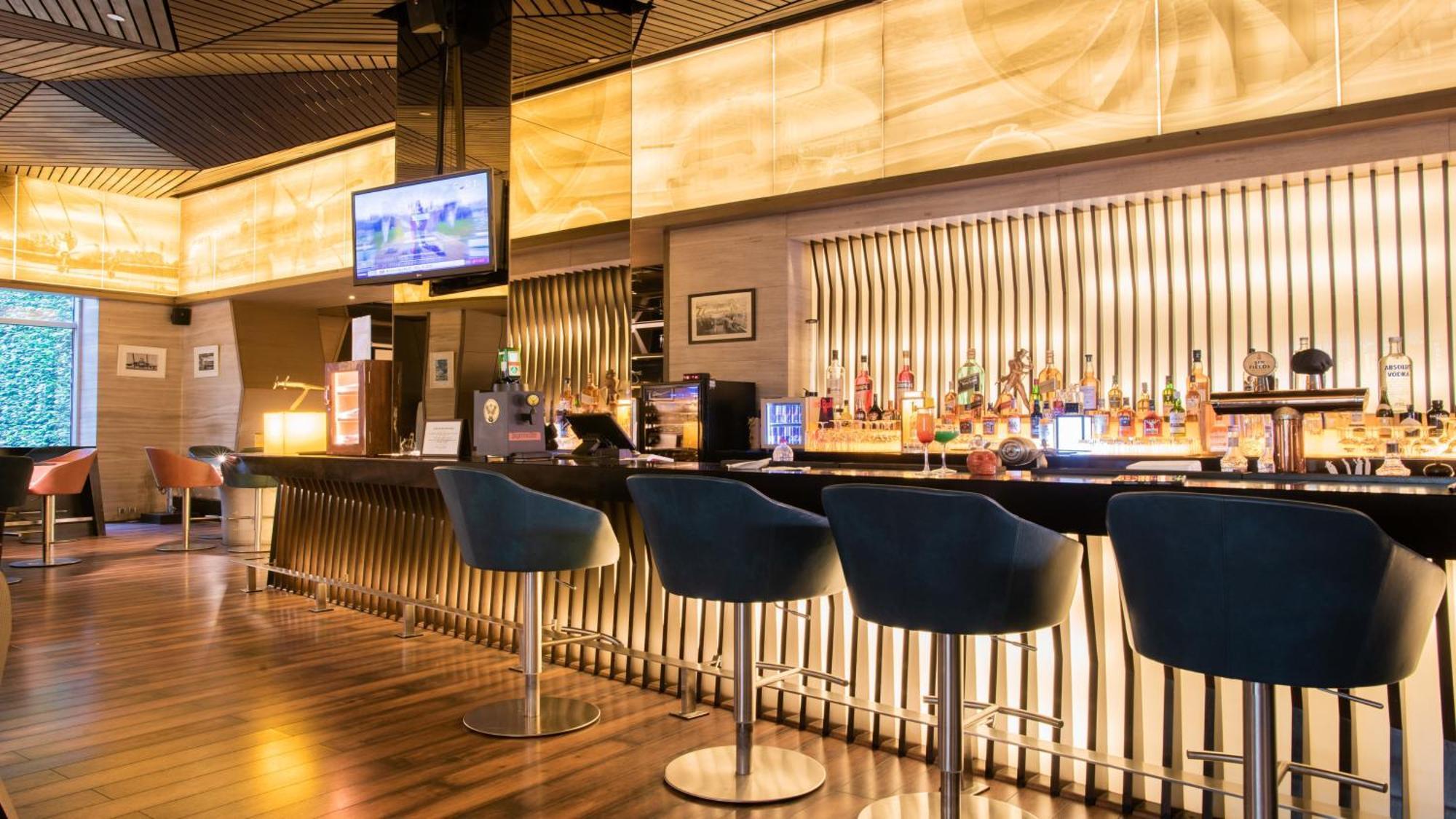Holiday Inn New Delhi Aerocity By Ihg Экстерьер фото The bar at the lounge