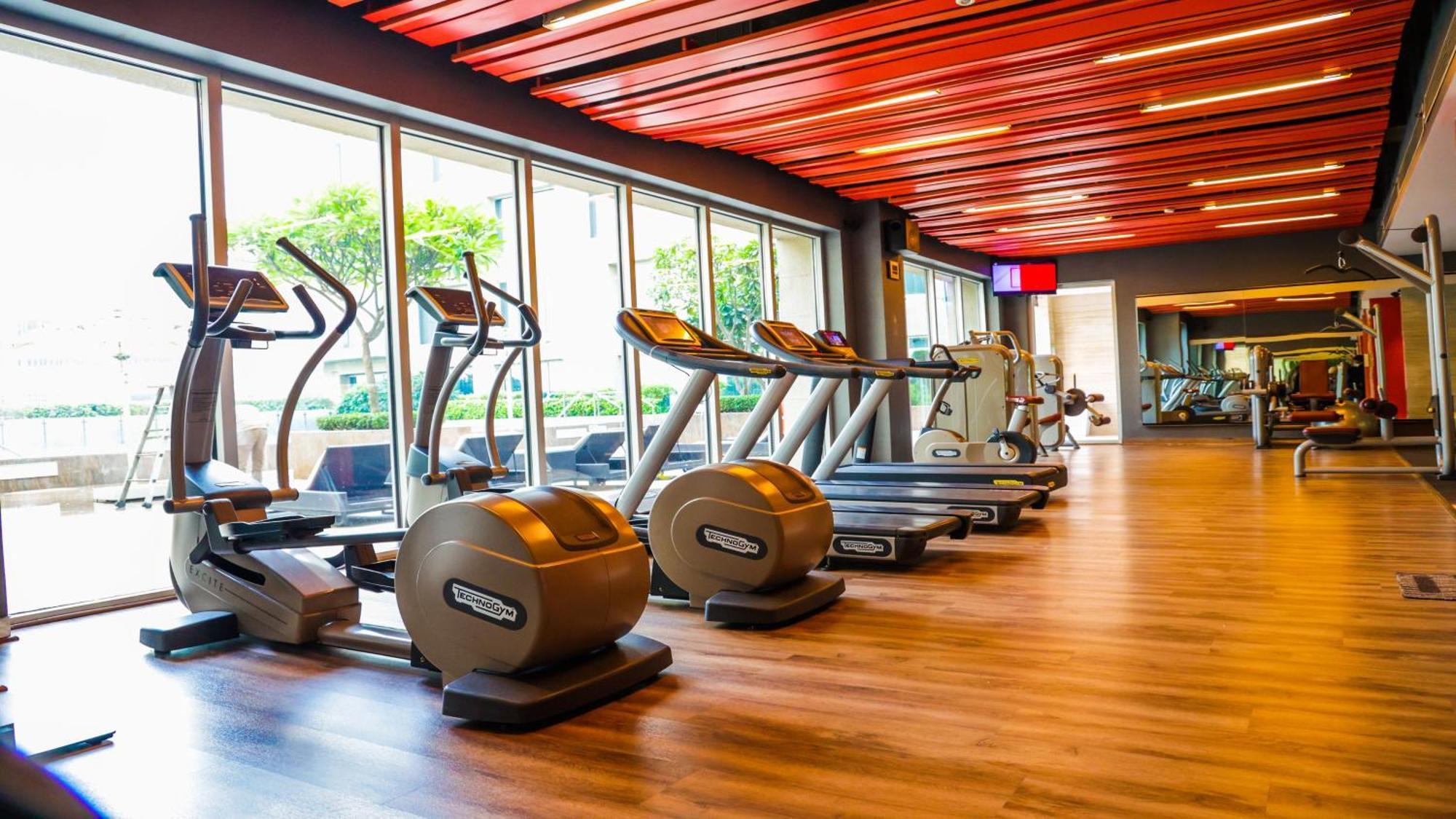 Holiday Inn New Delhi Aerocity By Ihg Экстерьер фото The gym at the hotel