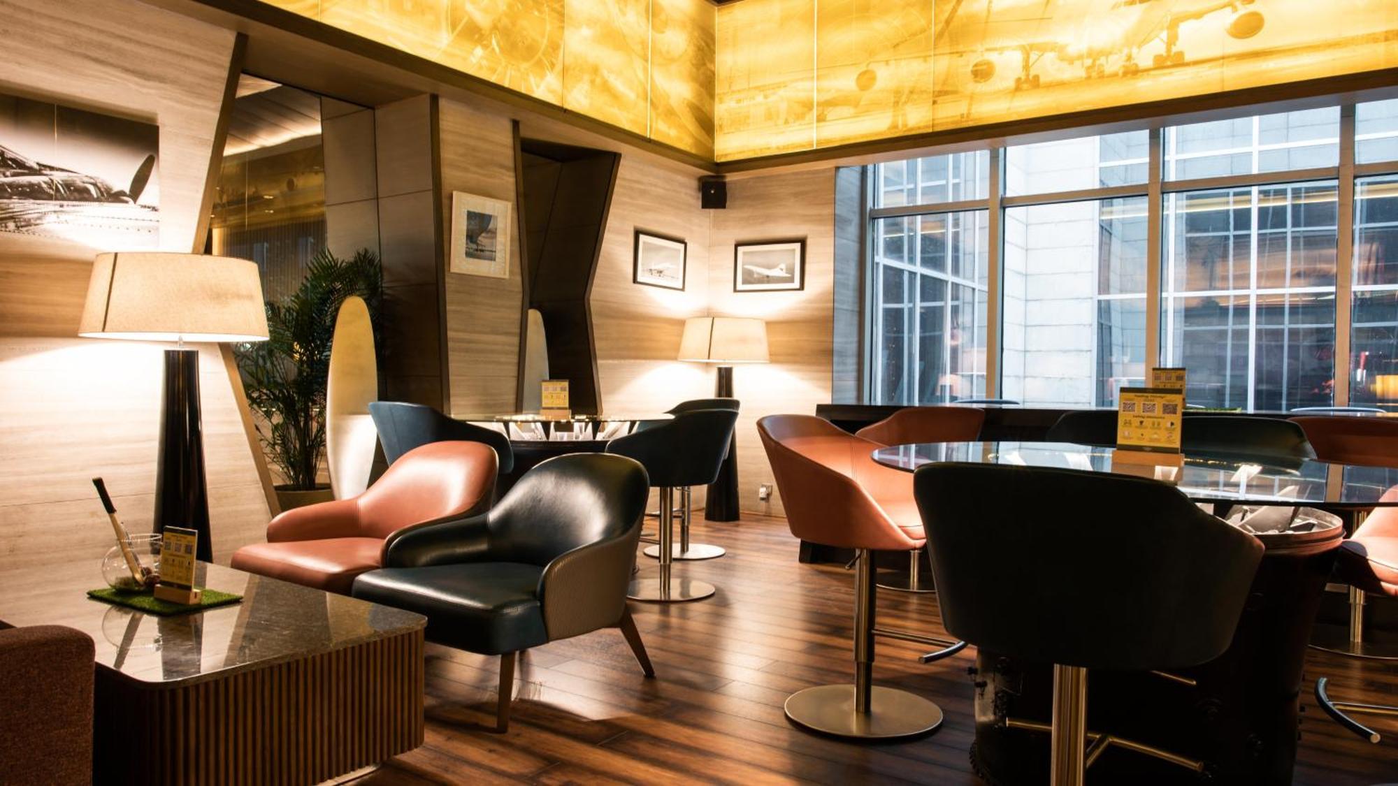 Holiday Inn New Delhi Aerocity By Ihg Экстерьер фото The lounge at the airport