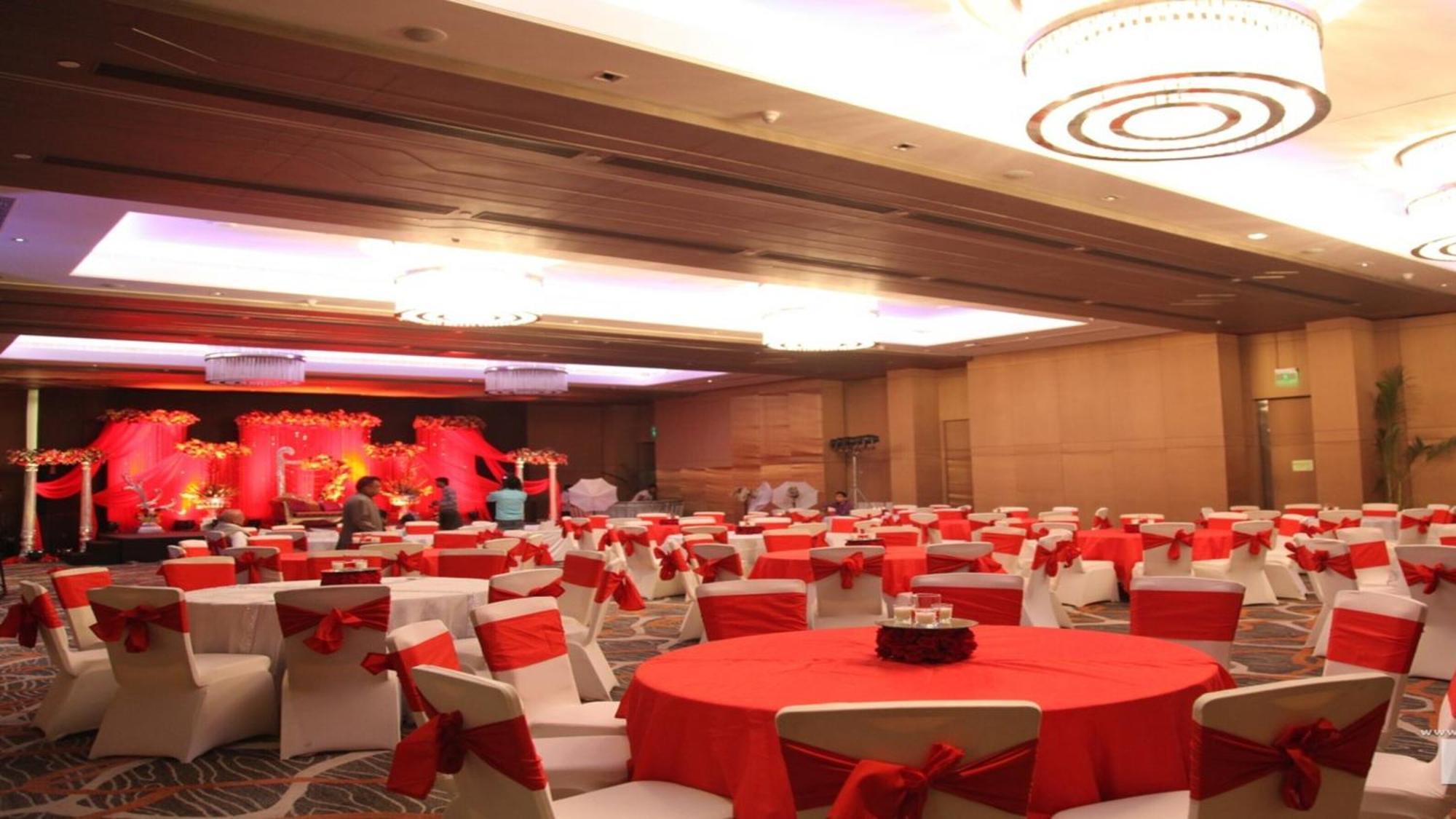 Holiday Inn New Delhi Aerocity By Ihg Экстерьер фото A wedding reception in India