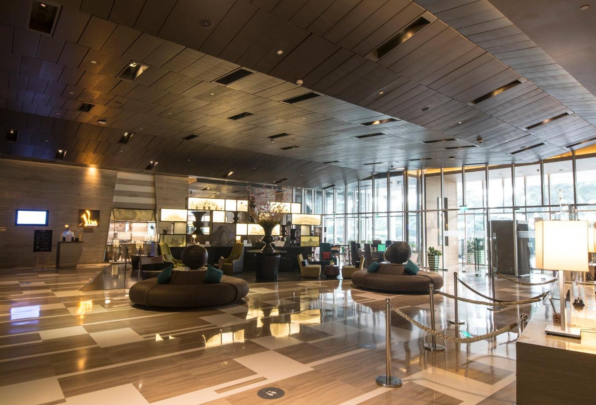 Holiday Inn New Delhi Aerocity By Ihg Экстерьер фото Lobby