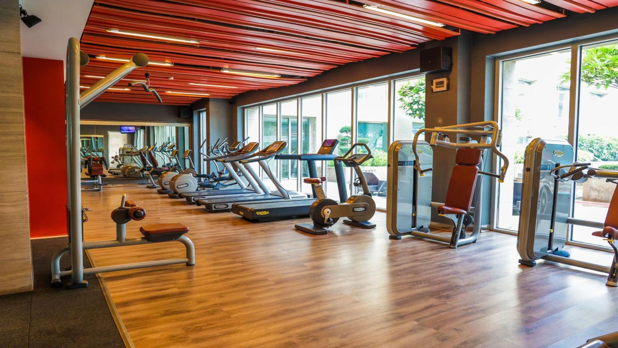 Holiday Inn New Delhi Aerocity By Ihg Экстерьер фото The gym at the hotel